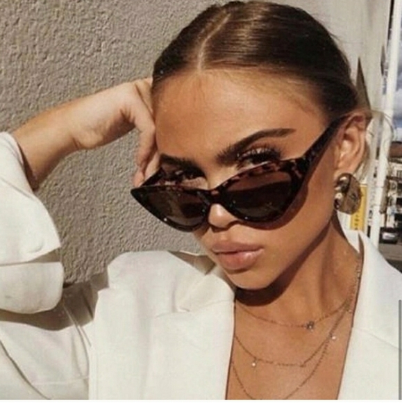 Cat eye Sunglasses - Picture 2 of 5